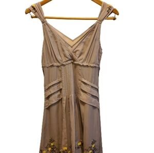 Lithe Sleeveless Embroderied Dress